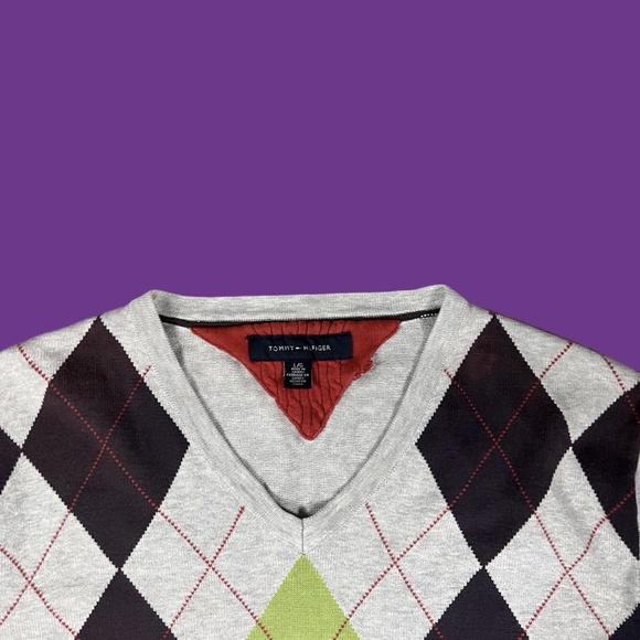 Tommy Hilfiger diamond argyle V-neck sweater - Picture 2 of 5